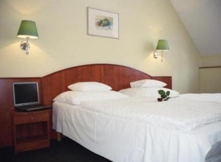 Gottwald Hotel Tatabánya Zimmer foto